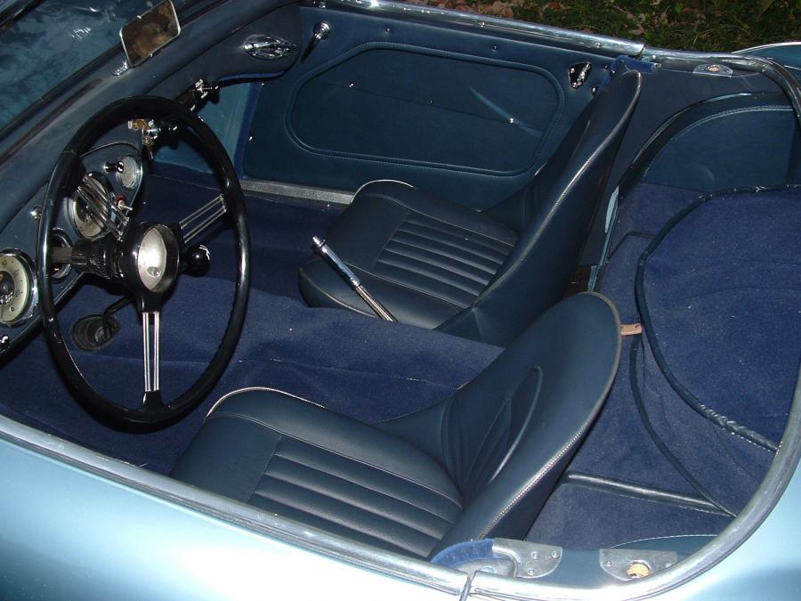 Интерьер Austin-Healey 100-6 (BN6) 1959 года  (фото 3 из 11)